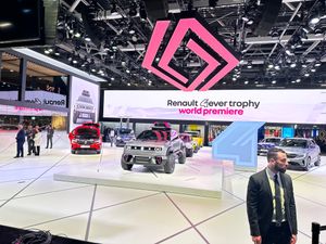 Photogallery Renault @ MONDIAL DE L'AUTO 2022